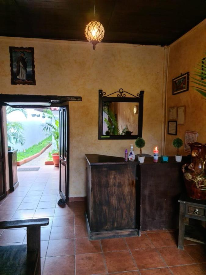Hotel San Judas Tadeo Garden Antigua Bagian luar foto